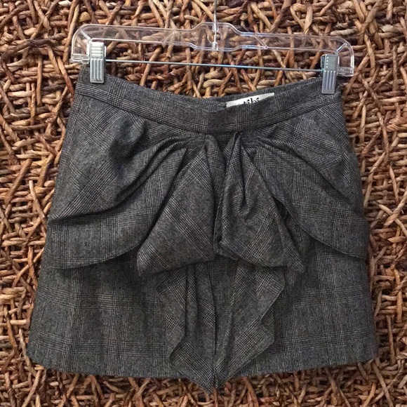 Tibi New York mini wool skirt w/ draped bow design - Picture 2 of 4
